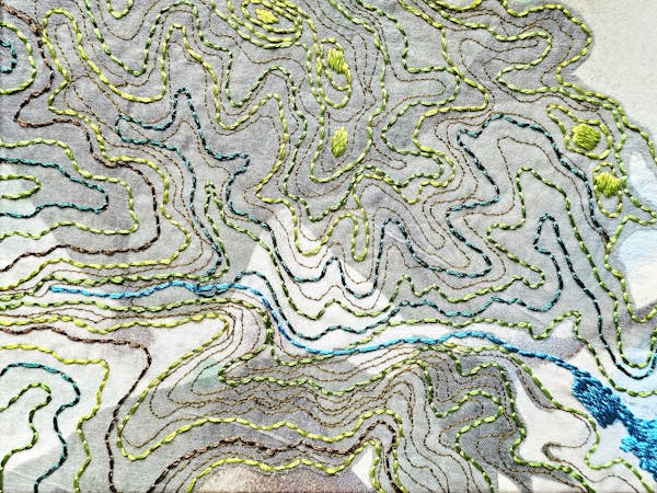 Kaeng Krachan - <p>Spray paint, machine embroidery and hand embroidery on calico, 20 cm x 15,5 cm, 2025</p>
